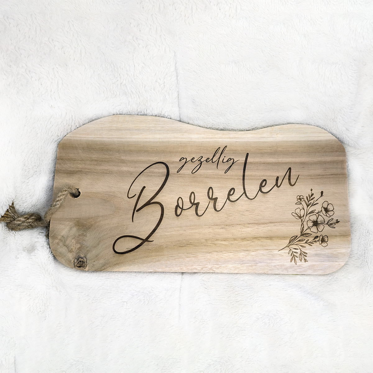 houten borrelplank met lasergravure vooraanzicht