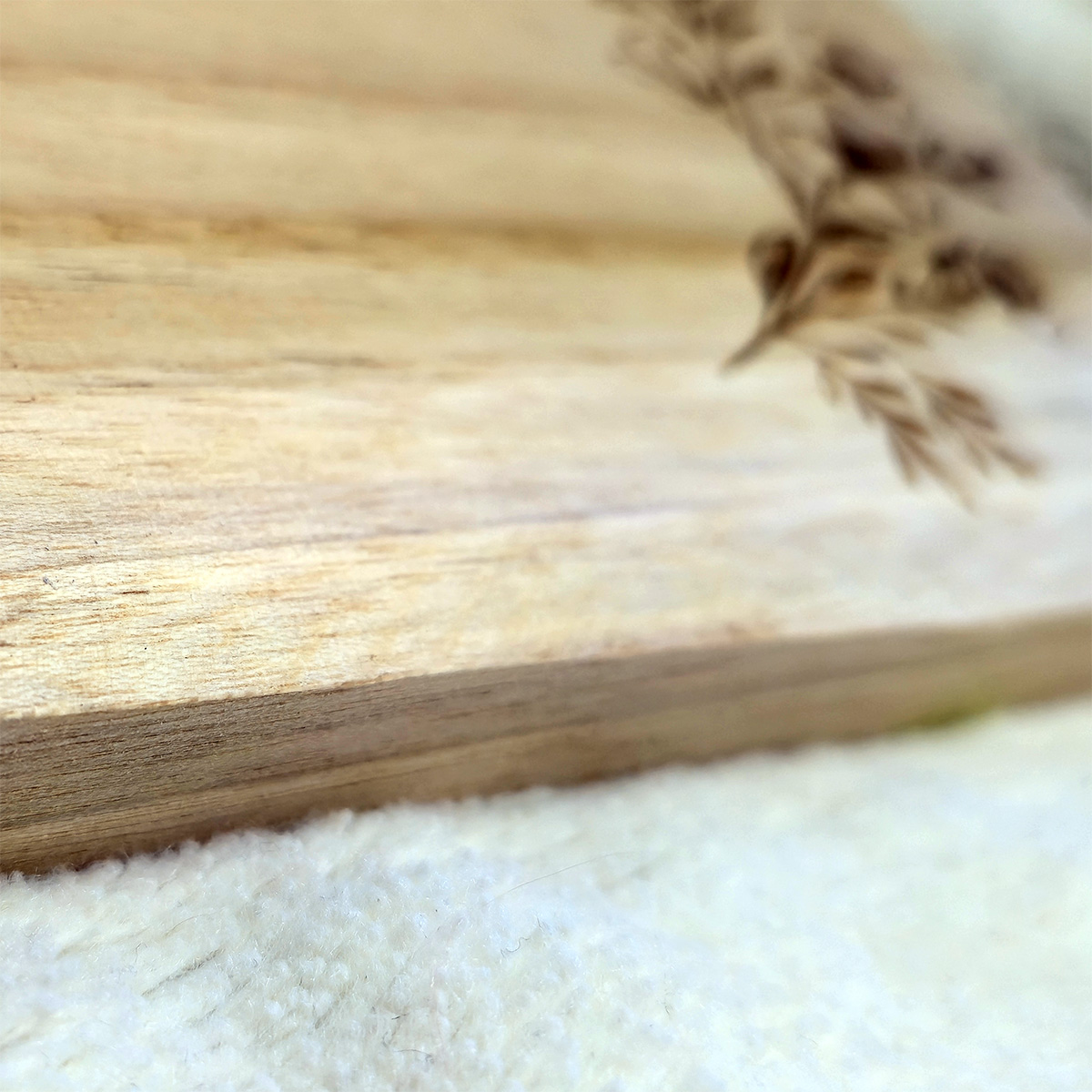 houten borrelplank met lasergravure vooraanzicht