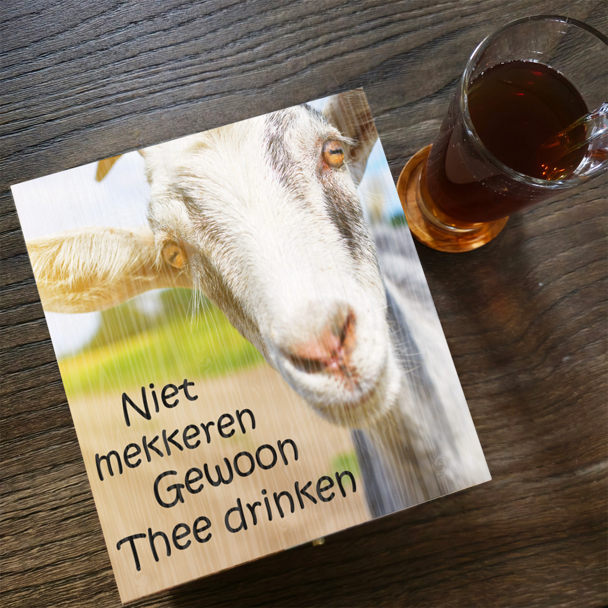 Theedoos klein geit niet mekkeren gewoon thee drinken