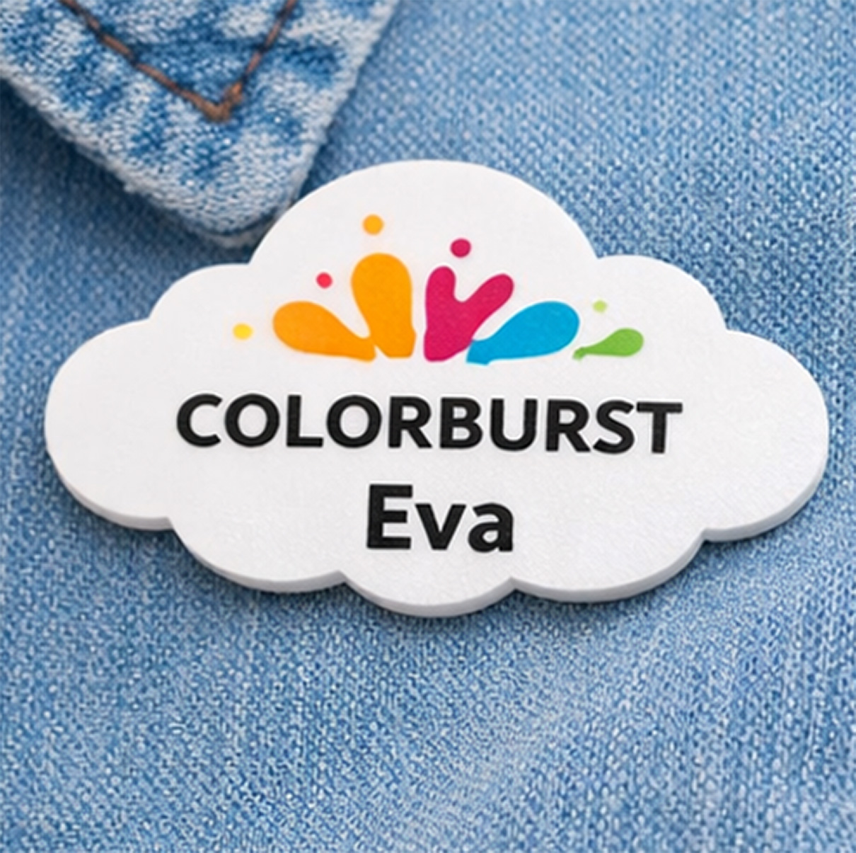 Naambadge met eigen logo en naam