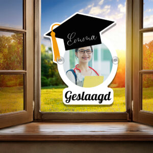 Geslaagd bord op het raam JPG