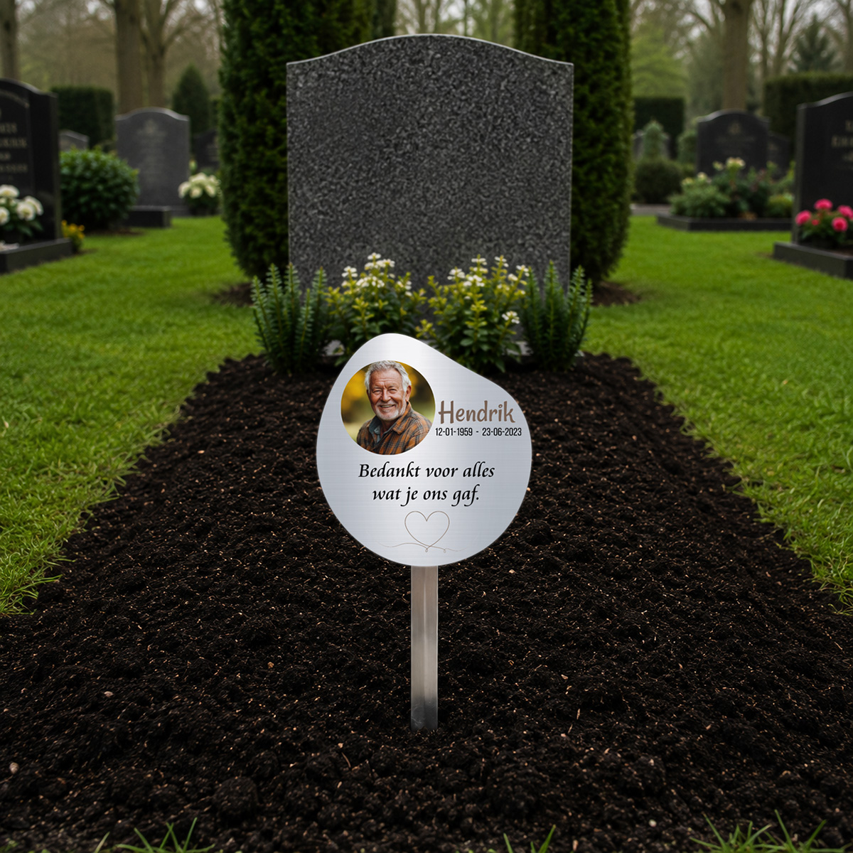 tijdelijke grafmarkeerder van aluminium met eigen foto en tekst